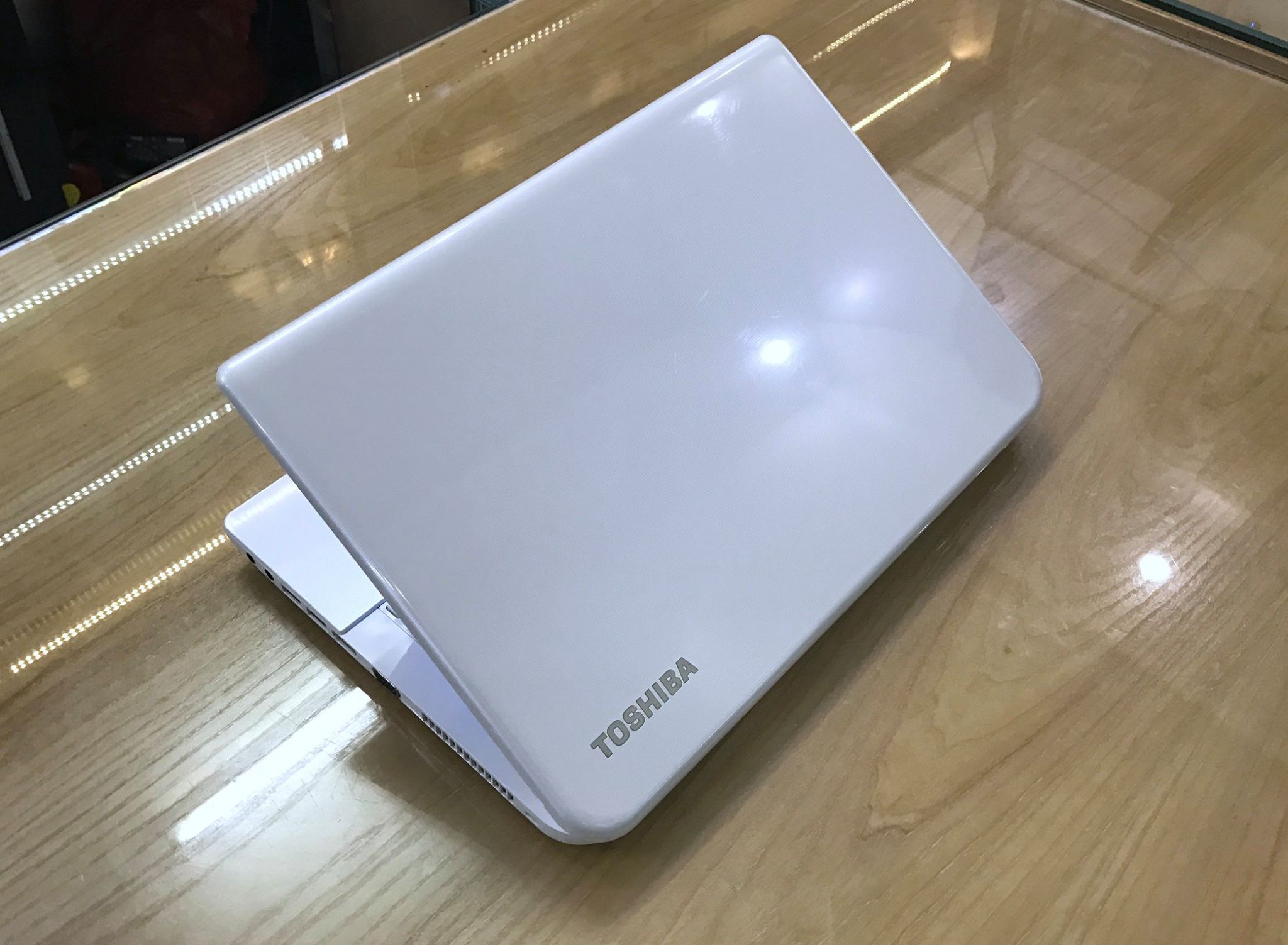 Laptop Toshiba L40A i3-9.jpg